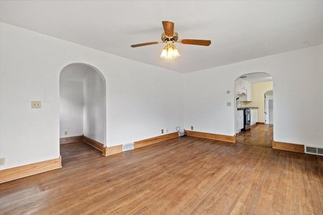 2000 Summit AVENUE, Waukesha, WI 53188