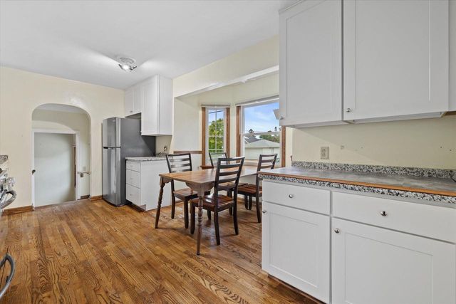 2000 Summit AVENUE, Waukesha, WI 53188