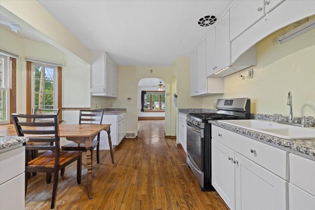2000 Summit AVENUE, Waukesha, WI 53188