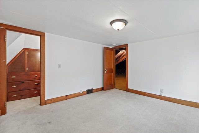 2000 Summit AVENUE, Waukesha, WI 53188