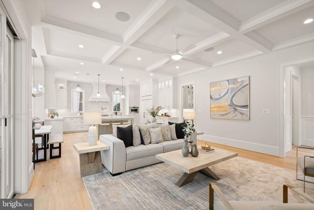 6613 31ST ST N, Arlington, VA 22213