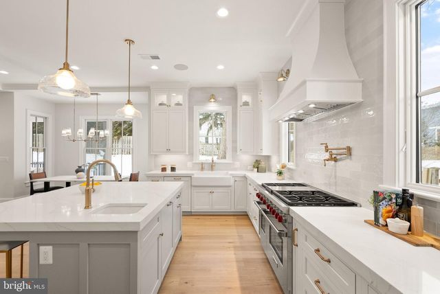 6613 31ST ST N, Arlington, VA 22213