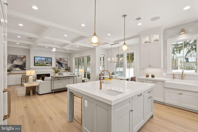 6613 31ST ST N, Arlington, VA 22213