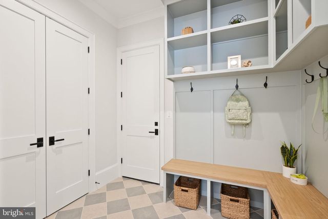 6613 31ST ST N, Arlington, VA 22213