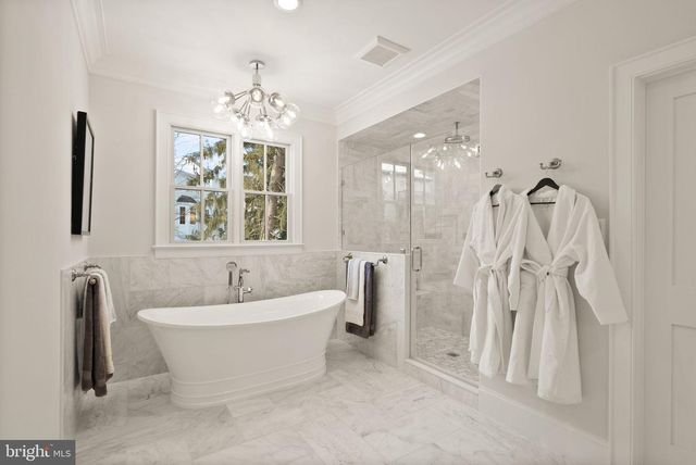 6613 31ST ST N, Arlington, VA 22213