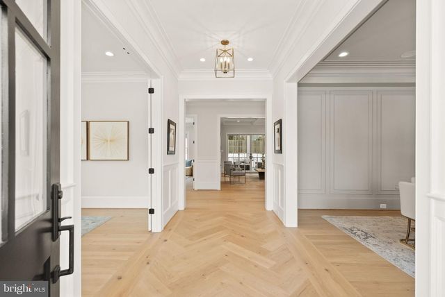 6613 31ST ST N, Arlington, VA 22213