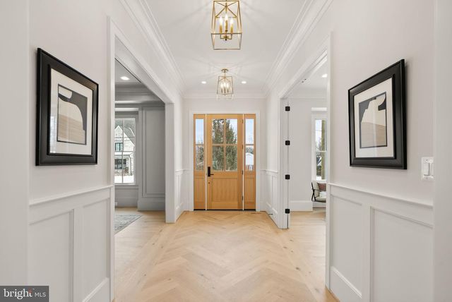 6613 31ST ST N, Arlington, VA 22213