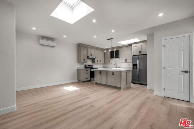 303 Culver Boulevard, Playa Del Rey (los Angeles), CA 90293