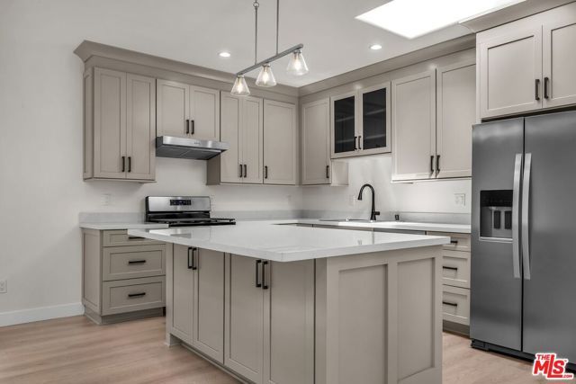 303 Culver Boulevard, Playa Del Rey (los Angeles), CA 90293