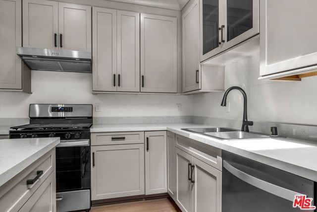 303 Culver Boulevard, Playa Del Rey (los Angeles), CA 90293
