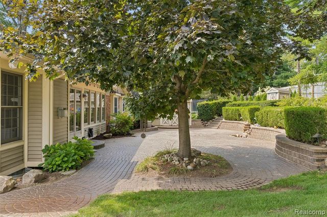 7510 Greene Haven Drive, Clarkston, MI 48348