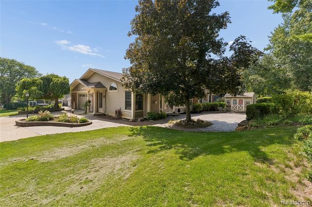 7510 Greene Haven Drive, Clarkston, MI 48348