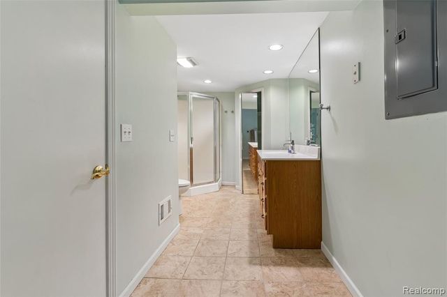 7510 Greene Haven Drive, Clarkston, MI 48348