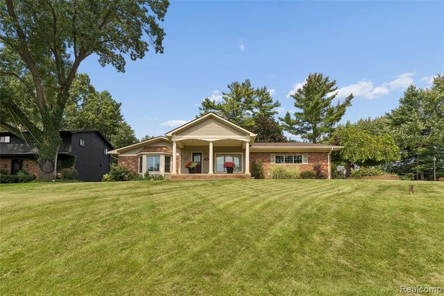 7510 Greene Haven Drive, Clarkston, MI 48348