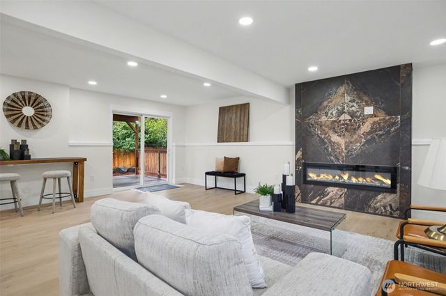 9603 NE 203 Street, Bothell, WA 98011