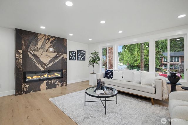 9603 NE 203 Street, Bothell, WA 98011