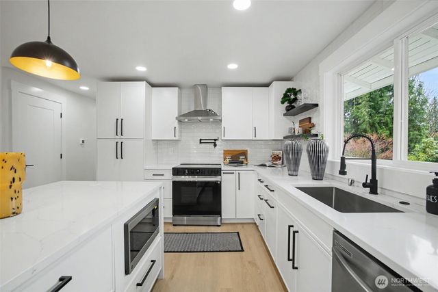 9603 NE 203 Street, Bothell, WA 98011