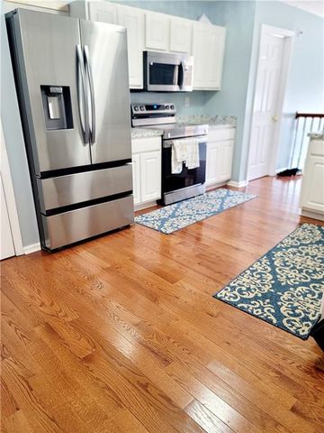 233 Cobblestone Lane, Mcdonough, GA 30252