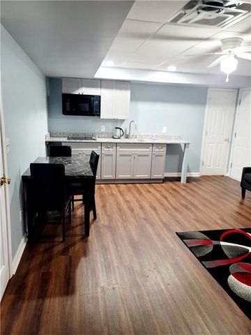 233 Cobblestone Lane, Mcdonough, GA 30252