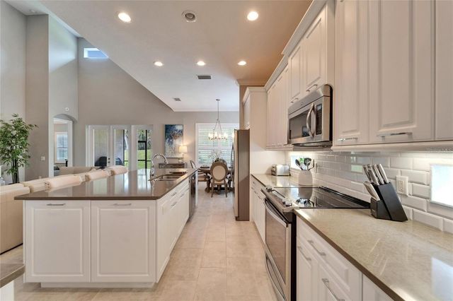 1711 LAUREL GLEN PLACE, Lakeland, FL 33803