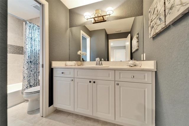 1711 LAUREL GLEN PLACE, Lakeland, FL 33803