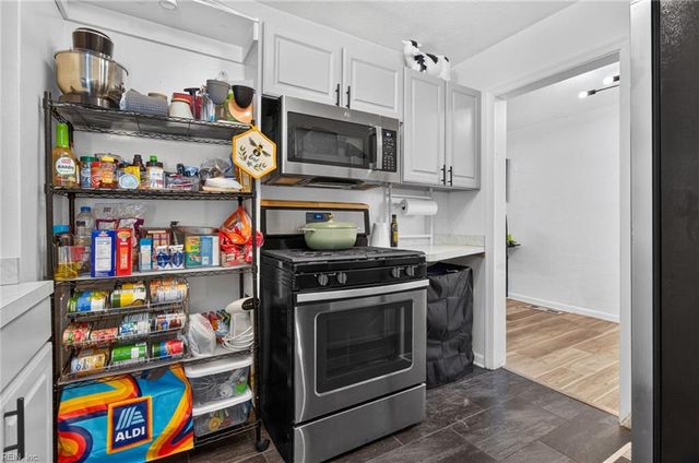 8824 Old Ocean View RD, Norfolk, VA 23503