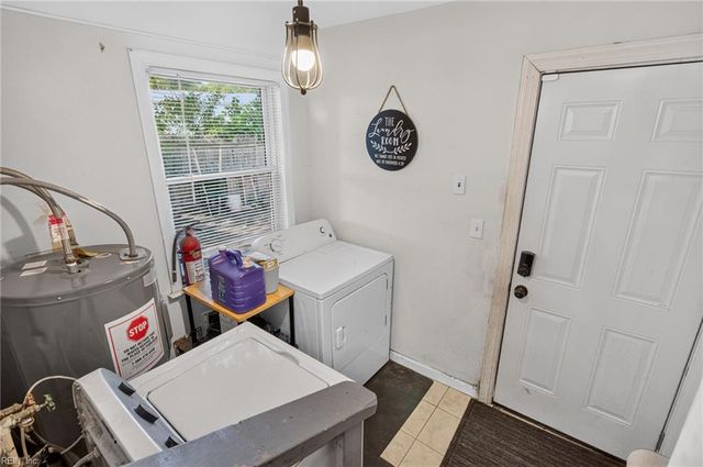 8824 Old Ocean View RD, Norfolk, VA 23503