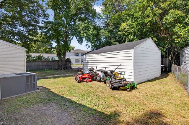 8824 Old Ocean View RD, Norfolk, VA 23503