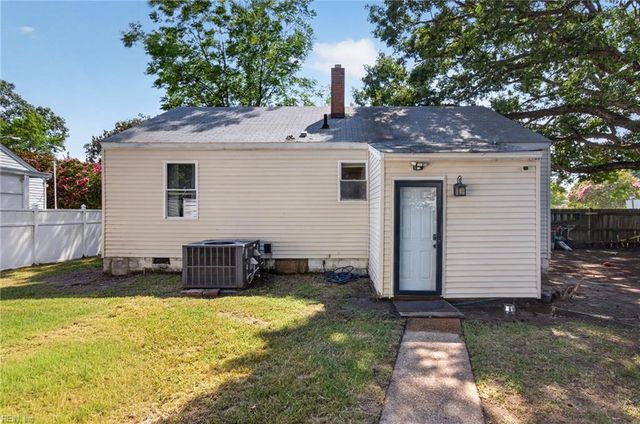 8824 Old Ocean View RD, Norfolk, VA 23503