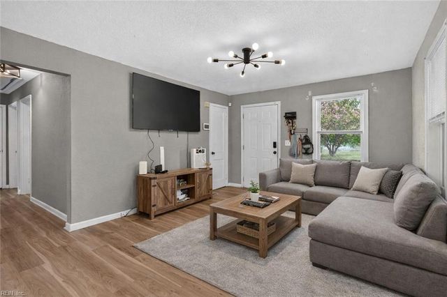 8824 Old Ocean View RD, Norfolk, VA 23503