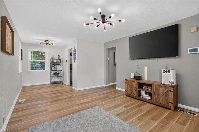 8824 Old Ocean View RD, Norfolk, VA 23503
