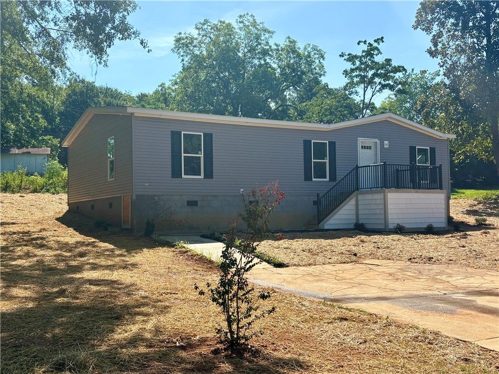207 Elm Street, Seneca, SC 29678