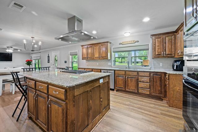 8716 James St, Denham Springs, LA 70726