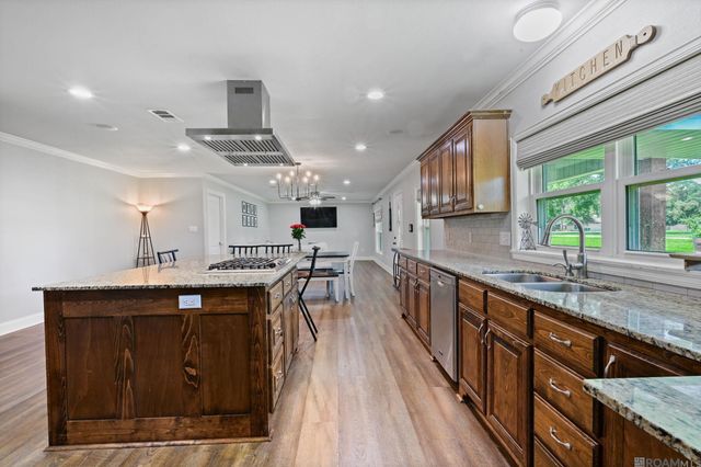 8716 James St, Denham Springs, LA 70726