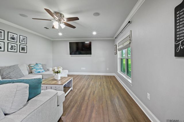 8716 James St, Denham Springs, LA 70726