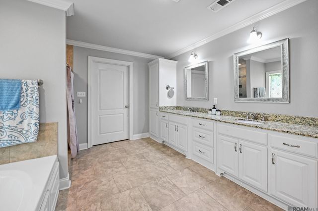 8716 James St, Denham Springs, LA 70726