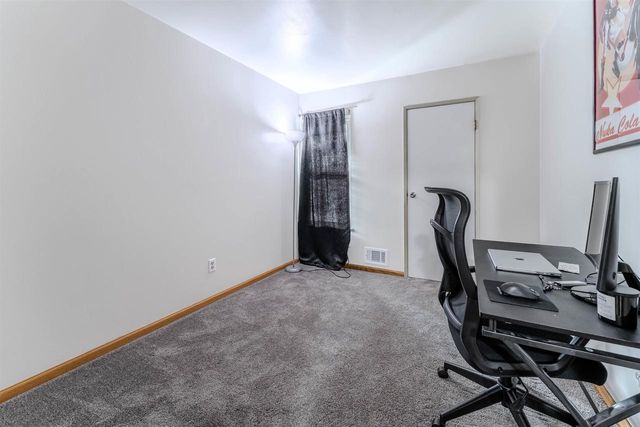 1422 W 2ND AVENUE, Oshkosh, WI 54902