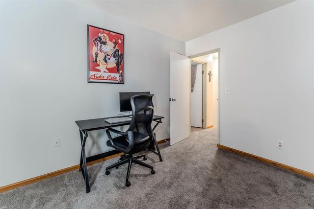 1422 W 2ND AVENUE, Oshkosh, WI 54902