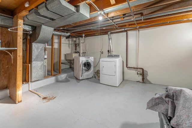 1422 W 2ND AVENUE, Oshkosh, WI 54902