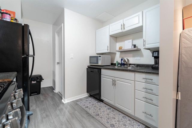 1422 W 2ND AVENUE, Oshkosh, WI 54902