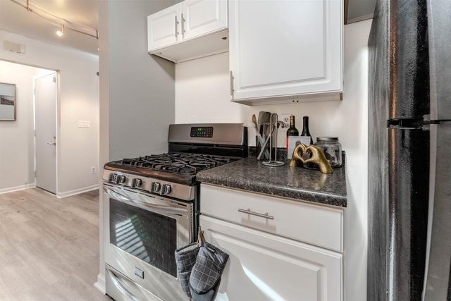 1422 W 2ND AVENUE, Oshkosh, WI 54902