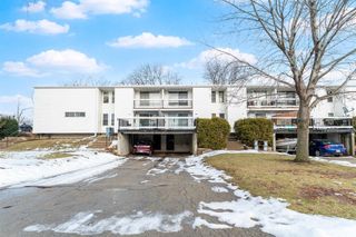 1422 W 2ND AVENUE, Oshkosh, WI 54902