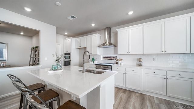 22113 E 49th Place, Aurora, CO 80019