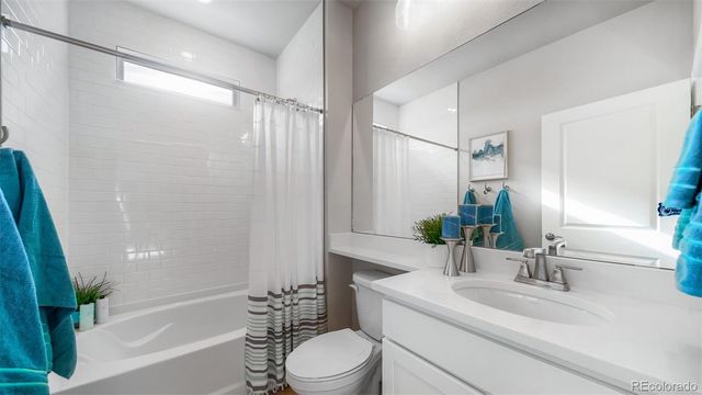22113 E 49th Place, Aurora, CO 80019