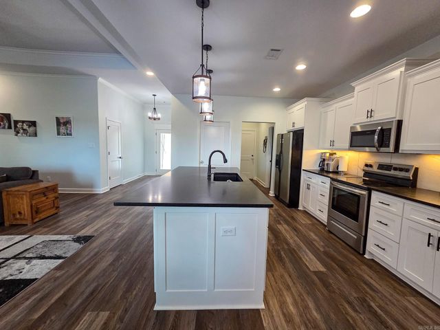 26966 S Sardis Road, Bauxite, AR 72011