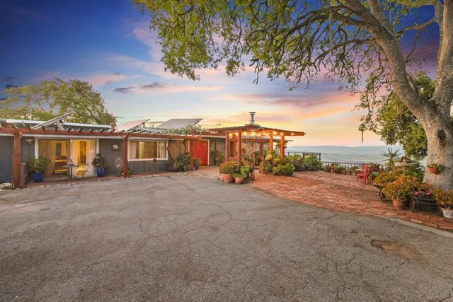 440 Hillside Road, San Juan Bautista, CA 95045