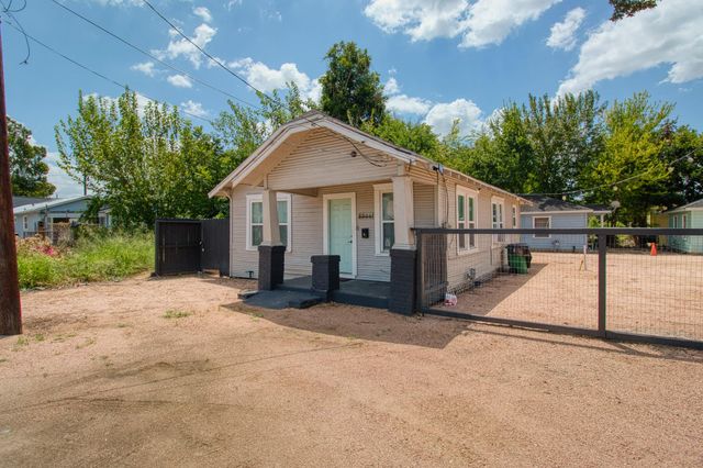 2712 Brewster Street, Houston, TX 77026