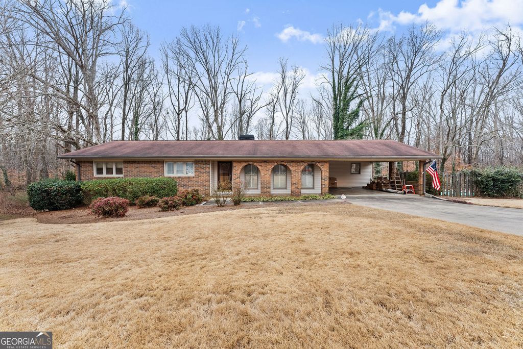 4225 Walnut Circle, Flowery Branch, GA 30542