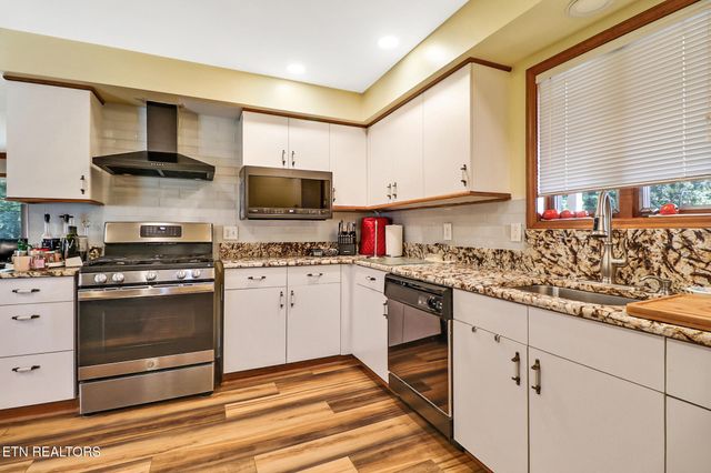 310 Southgate Drive, Crossville, TN 38555
