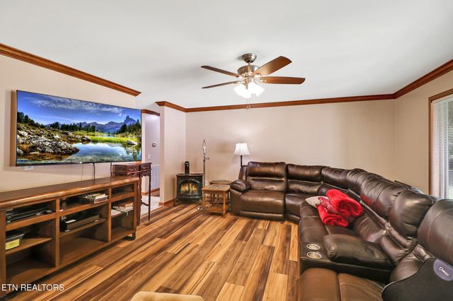310 Southgate Drive, Crossville, TN 38555
